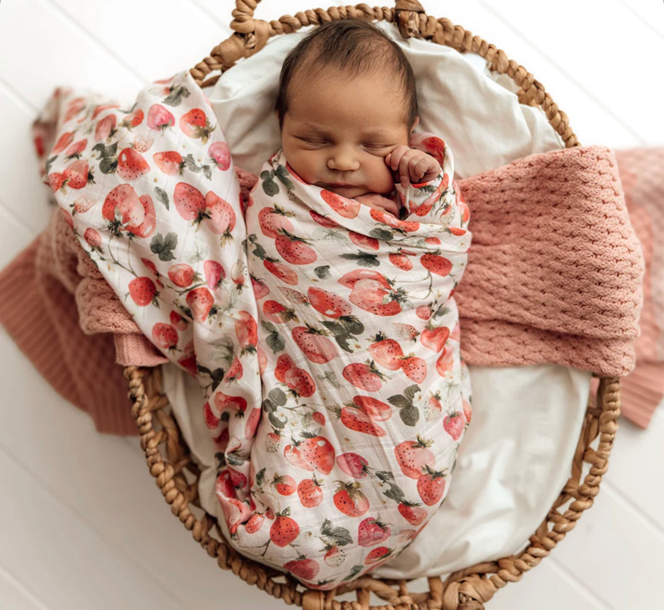 Organic Cotton Muslin Wrap - Strawberry