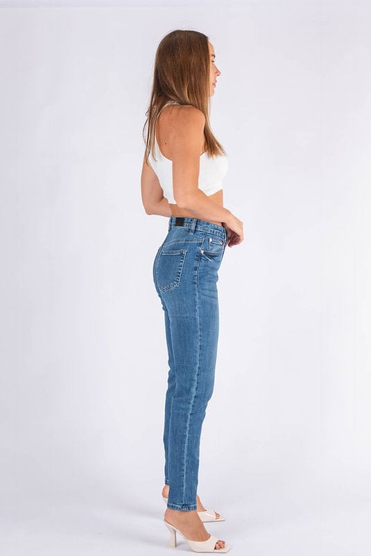 Wakee Felicity Straight Leg Jeans